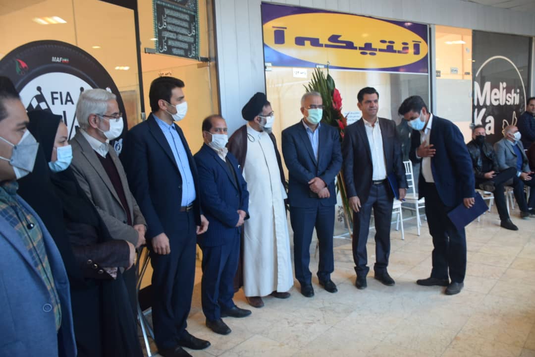 تقدیر از مدیریت گروه شفق در افتتاحیه هیات اتومبیلرانی و موتورسواری فردیس